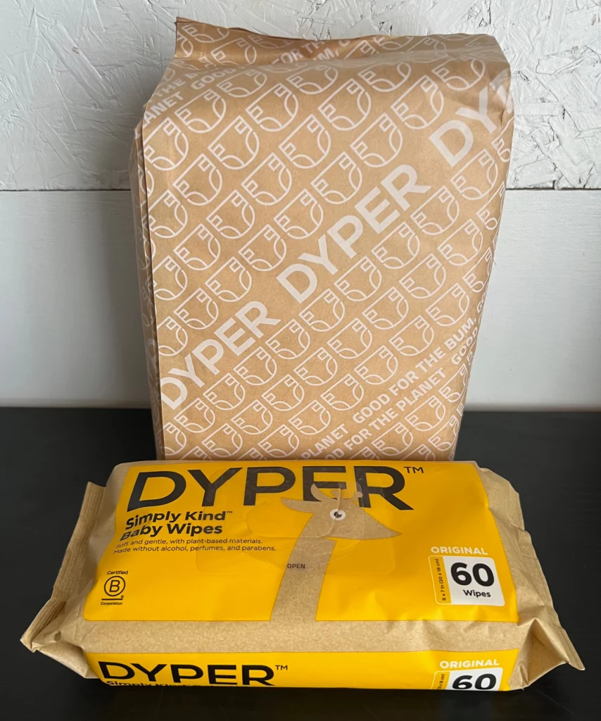 dyper diapers and wipes