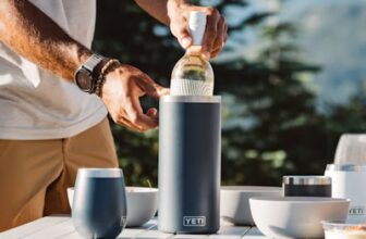 230097 PDP Asset Banner Square PDP Product Wine Chiller Navy 01 Overview Lifestyle